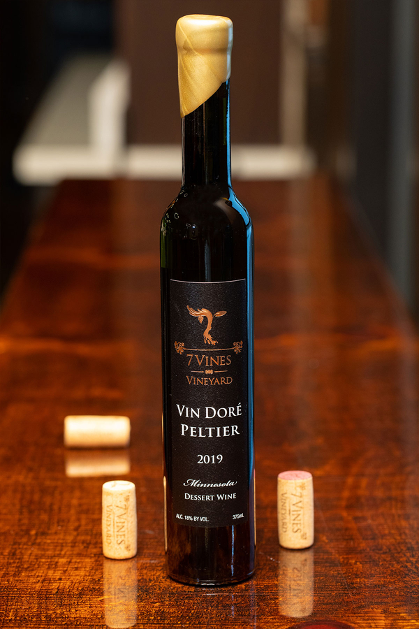 2020 Vin Doré Peltier bottle shot