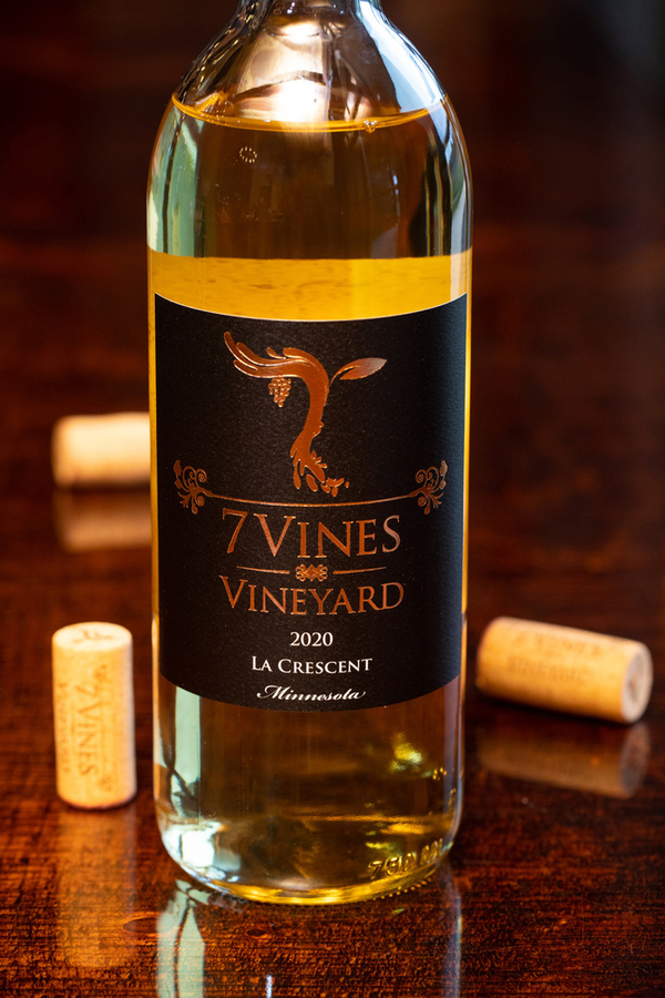 2020 La Crescent bottle shot