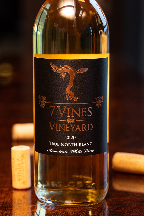 2020 True North Blanc Blend bottle shot