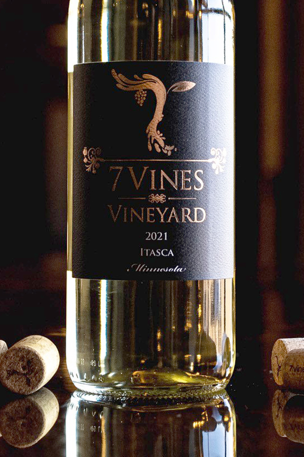 2021 Itasca bottle shot